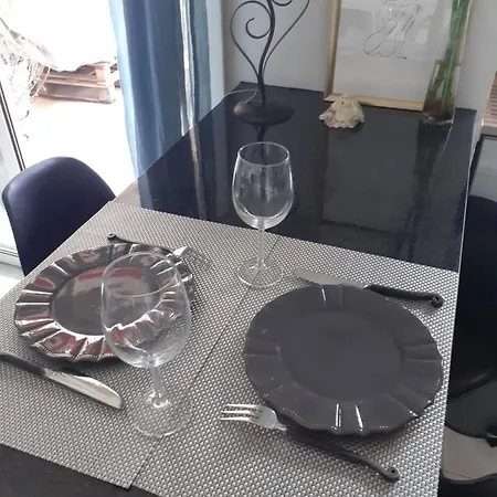 Apartament Studio Terrasse Proche Palais Des Festivals *